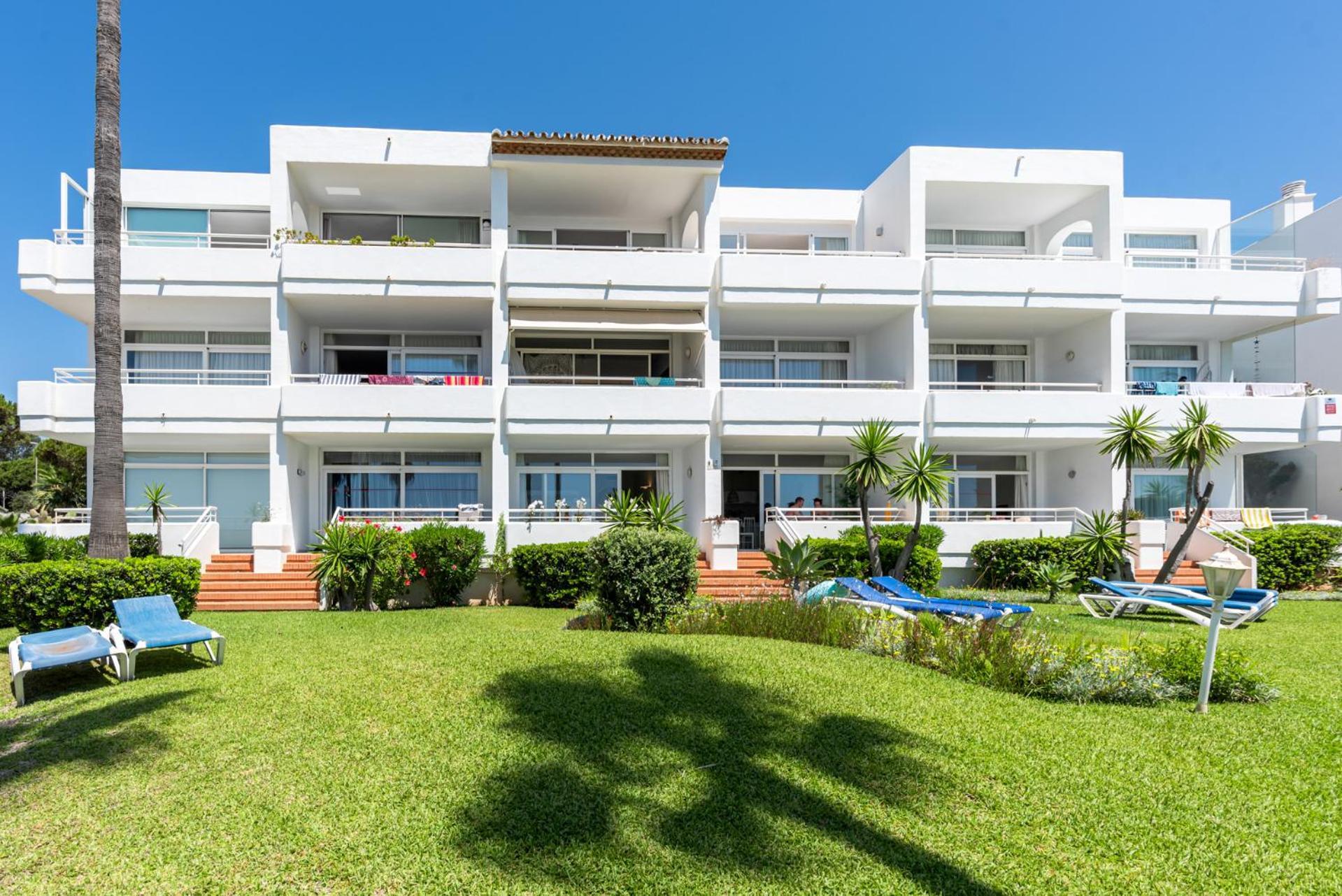 Miraflores Apartments By The Beach Costa Del Sol Sitio de Calahonda Bagian luar foto